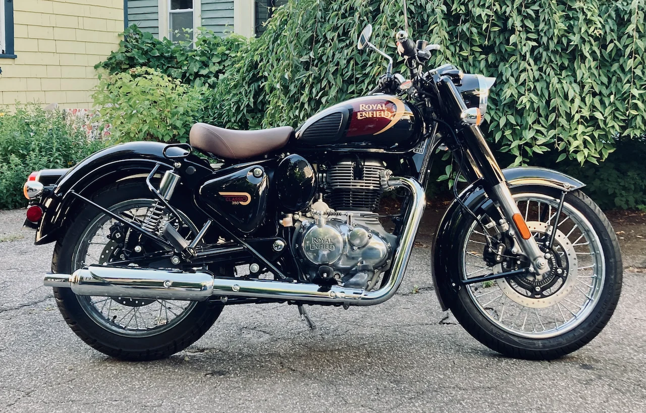 Royal Enfield Classic 350 in Halcyon Black