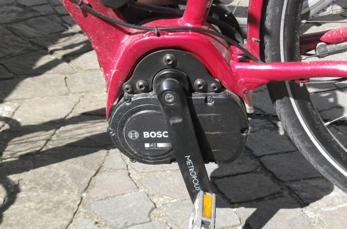 Bosch mid-drive motor mounted around an electric bicycle crank