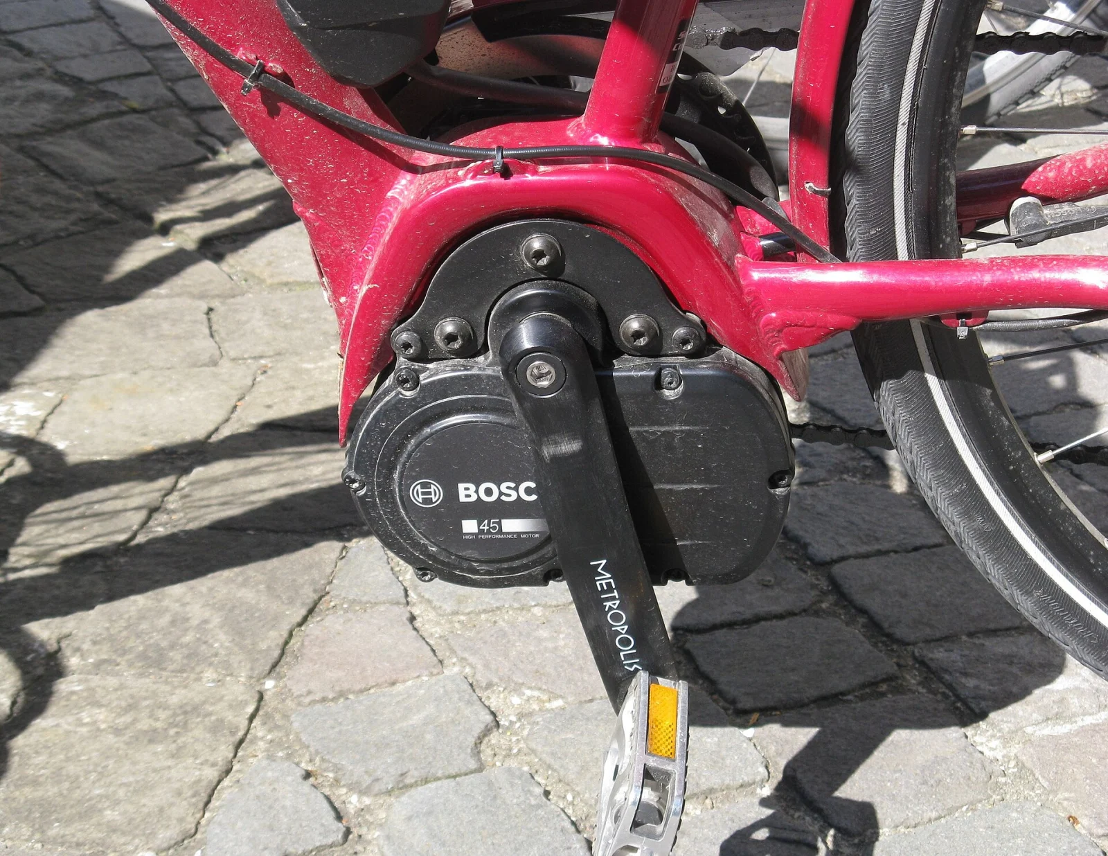 Bosch mid-drive motor mounted around an electric bicycle crank